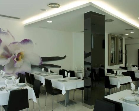 Hotel Genesis