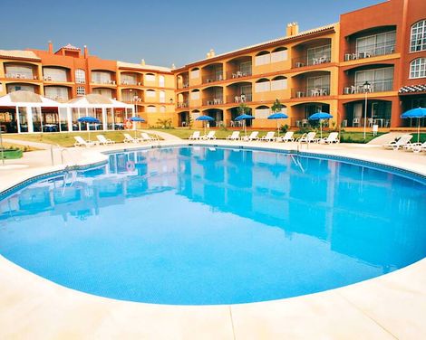 Apartamentos Leo Islamar