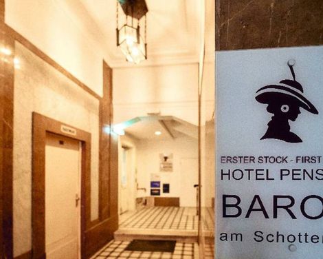 Hotel-Pension Baron am Schottentor-3