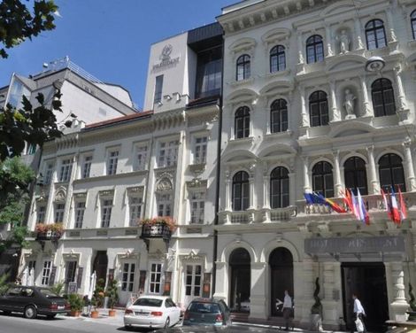 Hotel President-1