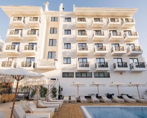 Chimaera Hotel