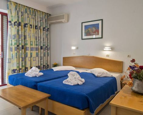 Erato Studios & Apartments