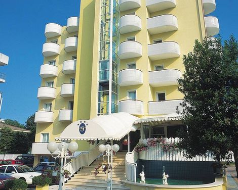 Salus Smart & Chic Hotel