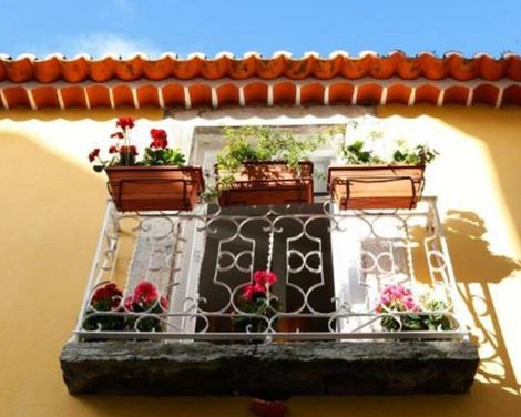 Alfama Yellow House-1