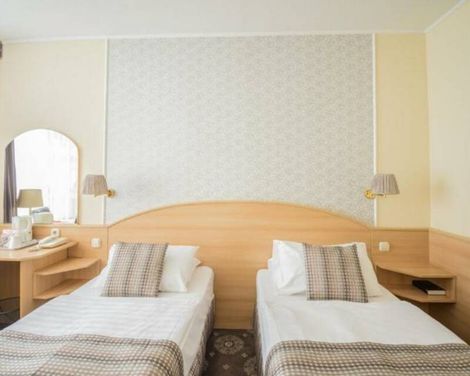 Hotel Orion Varkert