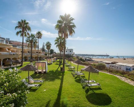 AP Oriental Beach