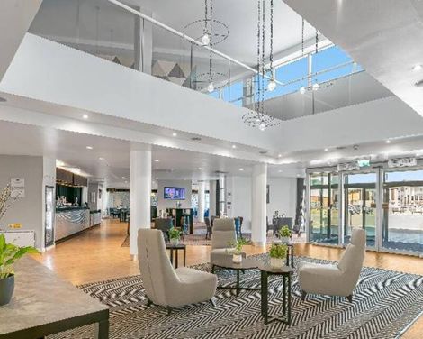 Holiday Inn Express Leigh - Sports Village