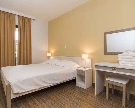 Apartments Amfora Plava Laguna-1