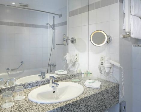 Courtyard Marriott Hannover Maschsee-1