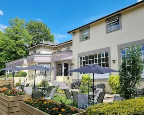 Reigate Manor-3
