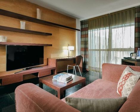 Hesperia Barcelona Fira Suites-0