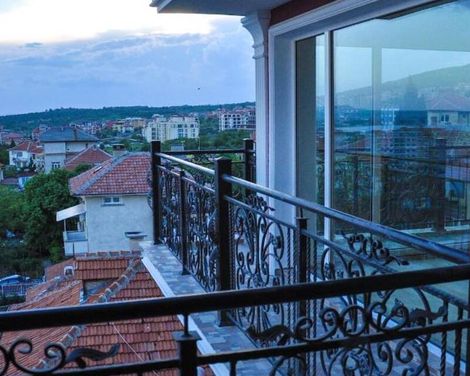 Roel Residence Apartments