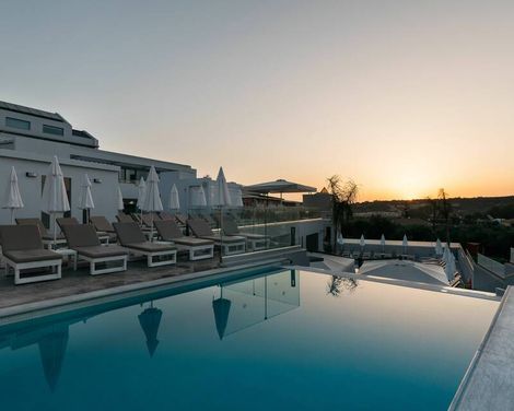 Tesoro Hotel