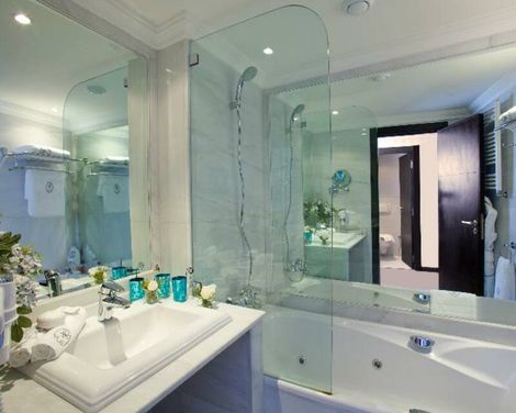 Art Palace Suites & Spa