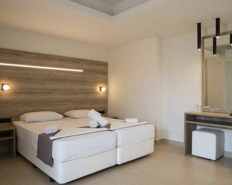 Dafni Plus Hotel