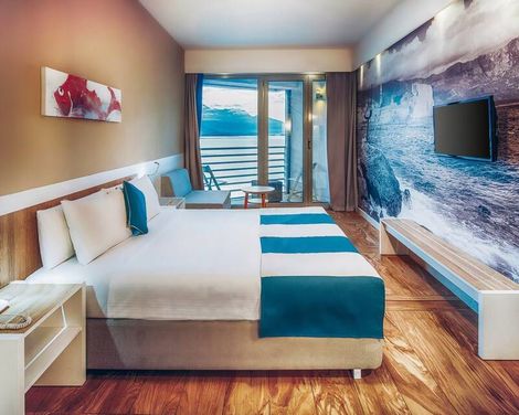 Carine Hotel Delfin