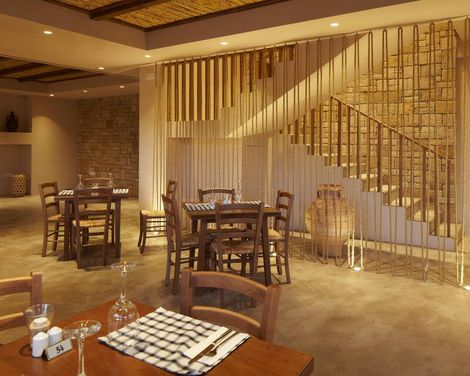 MelpoAntia Luxury Apartments & Suites