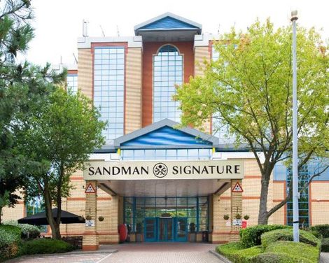 Sandman Signature London Gatwick Hotel