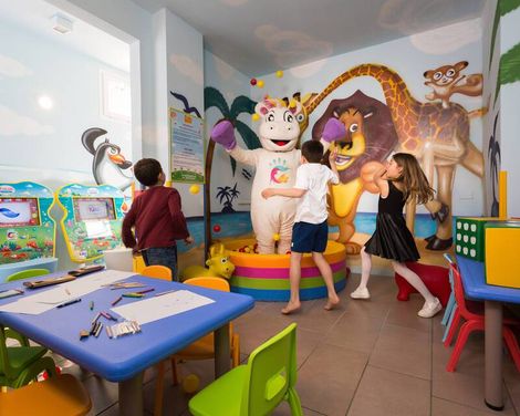 Color Mokambo Shore Design Hotel