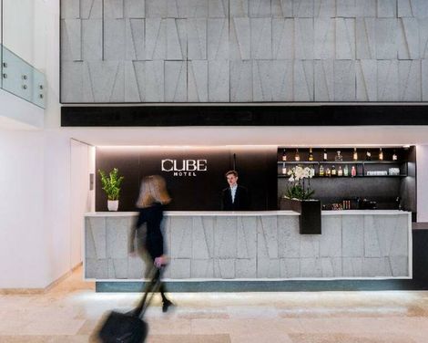 Hotel CUBE