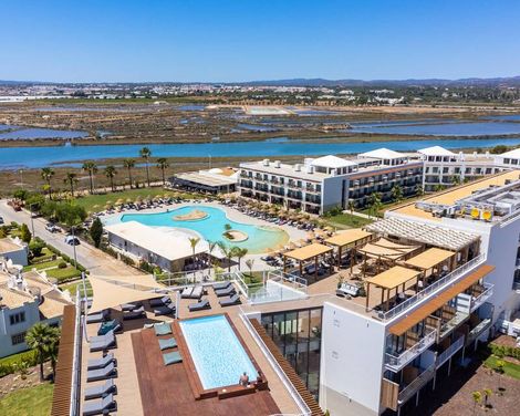 AP Cabanas Beach & Nature