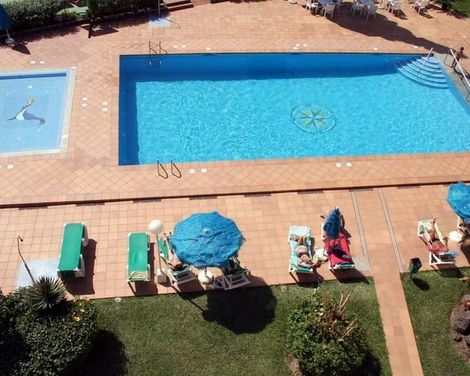Apartamentos Los Tilos-3