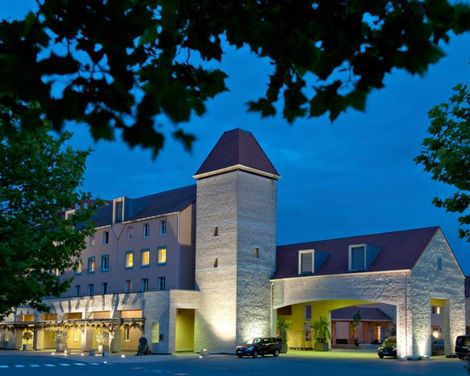 Explorers Hotel