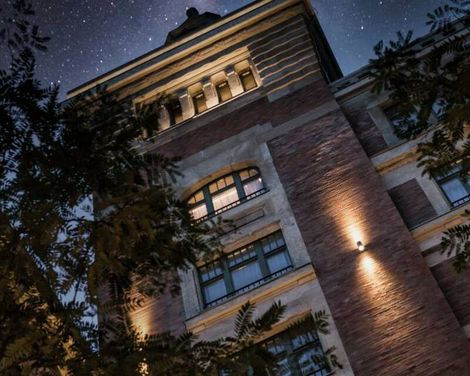 Kozmo Hotel Suites & Spa