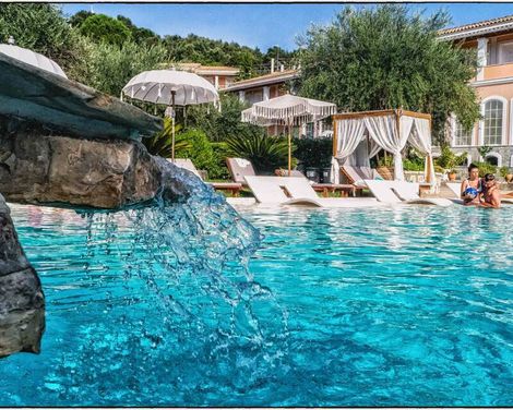 Nefeli Hotel