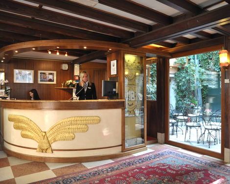 La Fenice et des Artistes-2