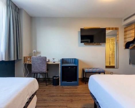 Travelodge Barcelona Poblenou-2