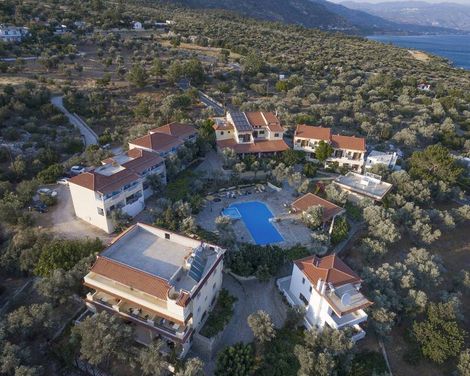 Limnionas Bay Village