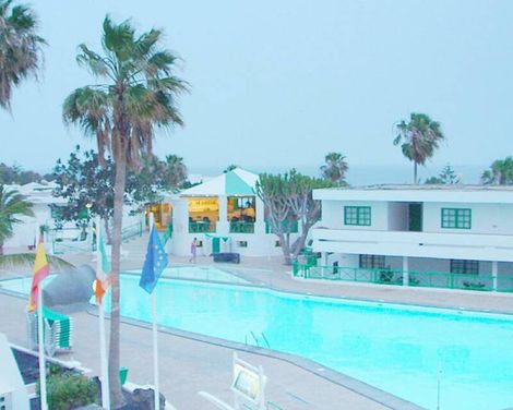 Apartamentos La Peñita