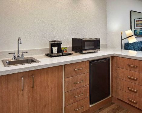 Hotel MdR Marina del Rey - a DoubleTree by Hilton-0