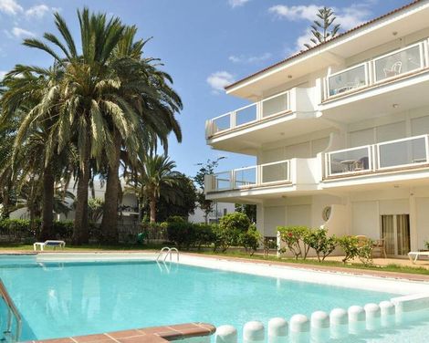 Apartamentos Montemayor