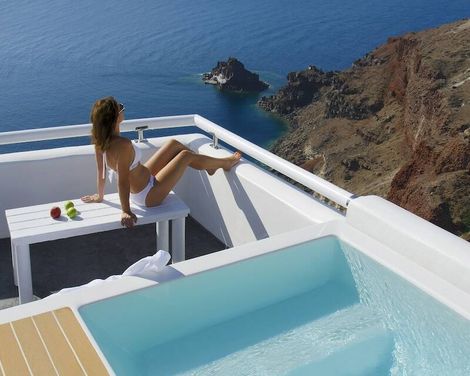 Oia Castle Luxury Suites