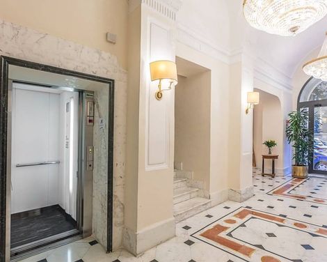 Hotel Lux