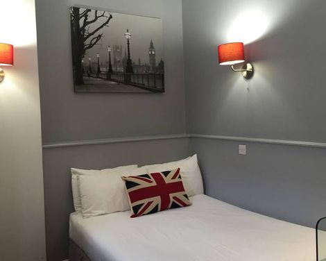 The Castleton Hotel-0