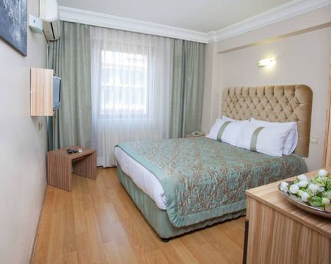 Grand Ant Hotel