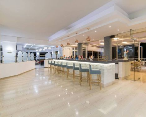 Horizon Beach Hotel