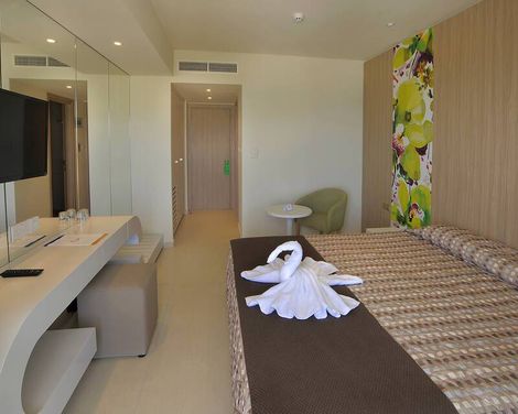 Nelia Beach Hotel