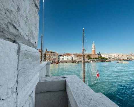 Hotel Monaco & Grand Canal