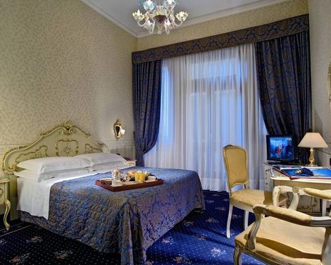 Hotel Montecarlo-1