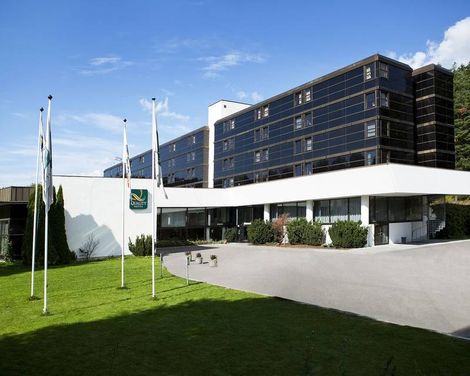 Quality Hotel Entry-1