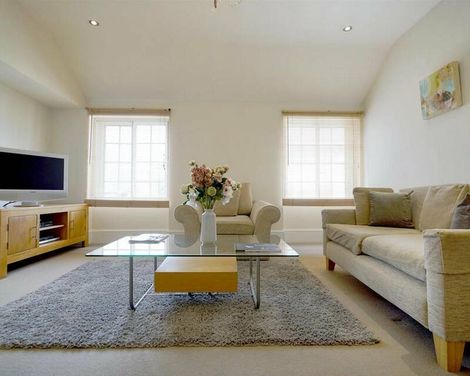 17 Hertford Street-3