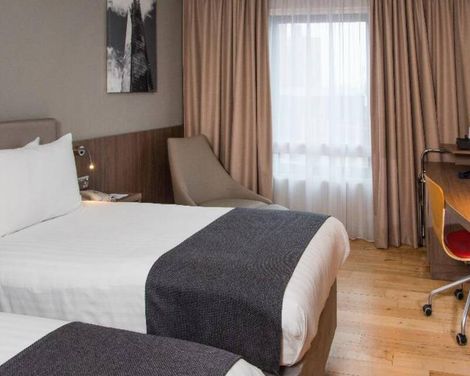Holiday Inn London - West