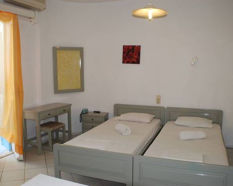 Renia Hotel