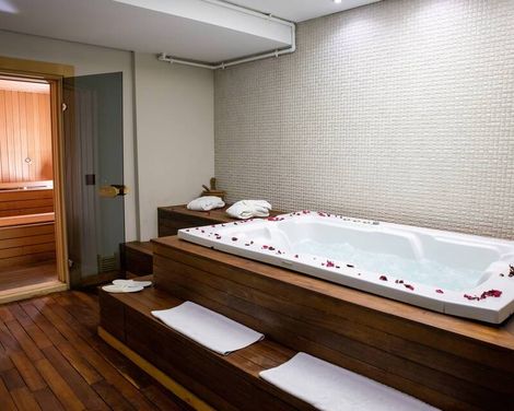 Ramada by Wyndham Istanbul Grand Bazaar-0
