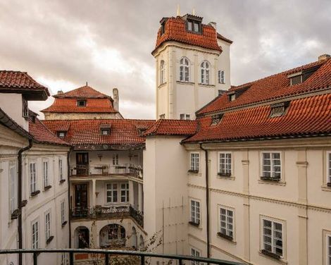 Iron Gate Hotel & Suites