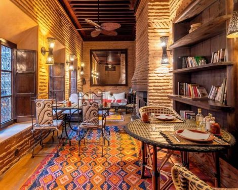 Angsana Riad Tiwaline